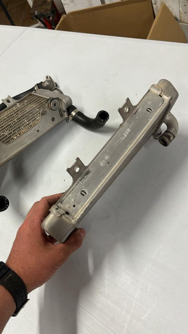 Radiadores CRF250R sistema anticongelante completo
