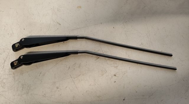Brazos limpiaparabrisas Pegaso