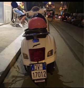 Vespa GTS 300 bianca