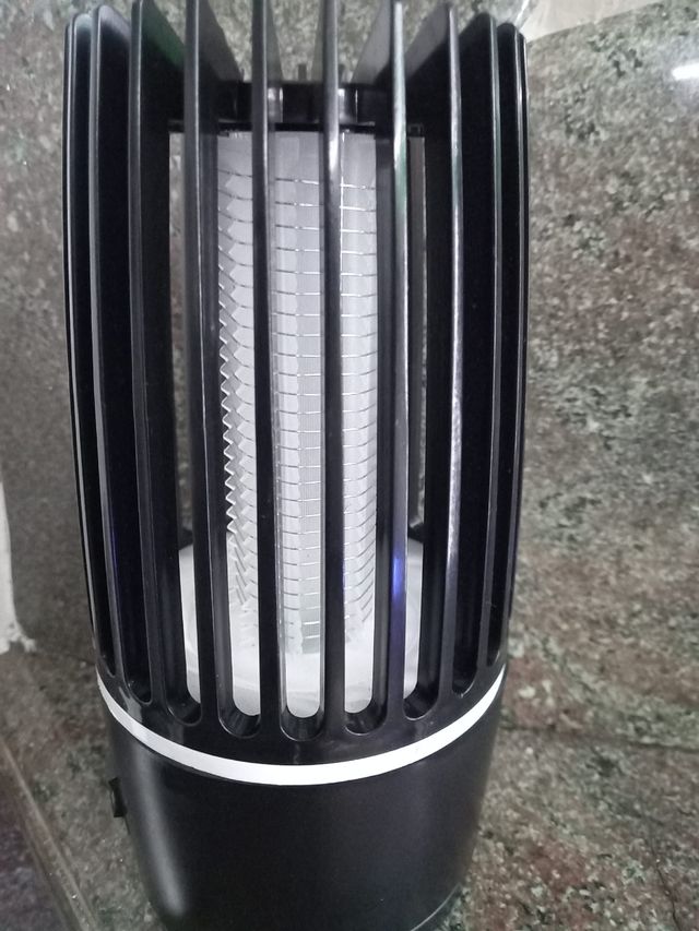 Atrapamoscas eléctrico