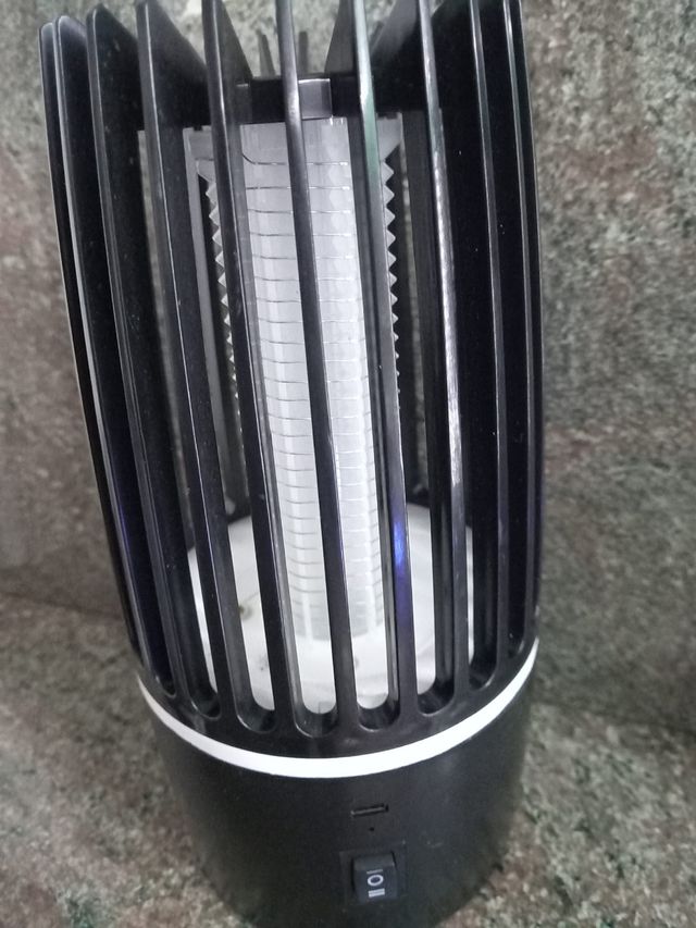 Atrapamoscas eléctrico