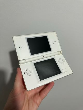Nintendo DS lite