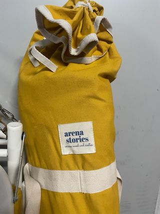 Sombrilla y sillas playa amarillas ARENA STORIES