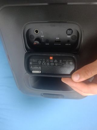 Altavoz JBL potente - Negro