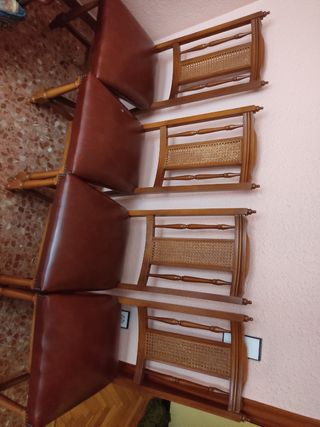 4 Sillas antiguas de madera
