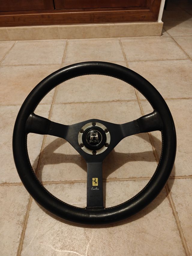 Volante Momo Cavallino Ferrari