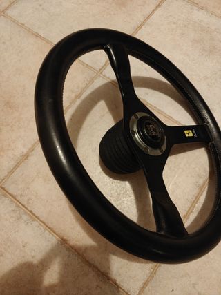 Volante Momo Cavallino Ferrari