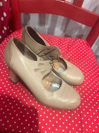 Zapatos Flamenco beige