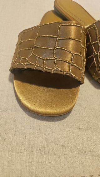 Sandalias Zara doradas - talla 40