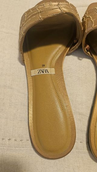 Sandalias Zara doradas - talla 40