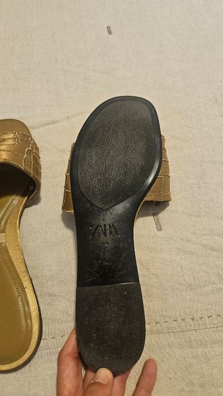 Sandalias Zara doradas - talla 40