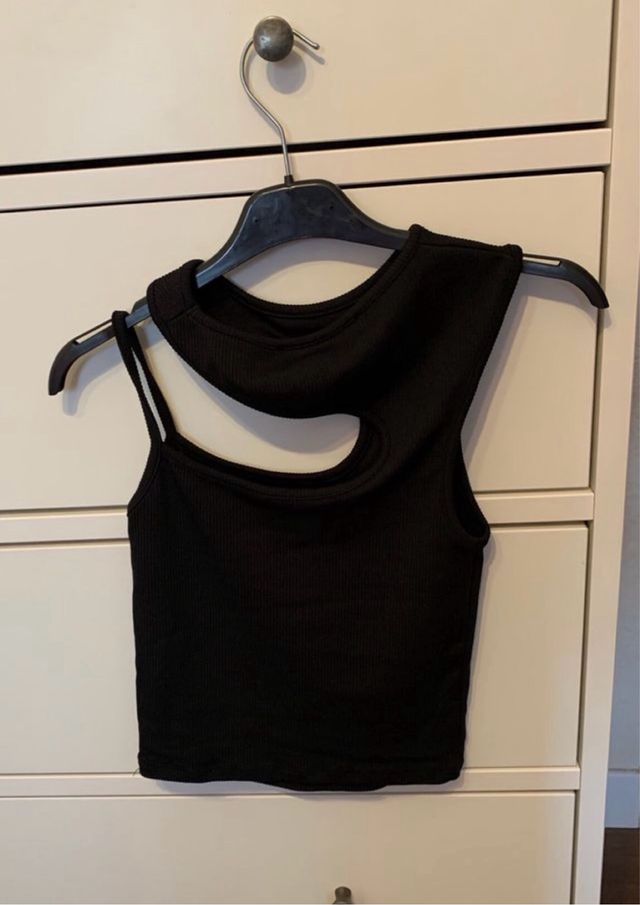 Top negro asimétrico Primark
