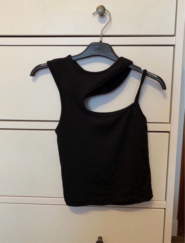 Top negro asimétrico Primark
