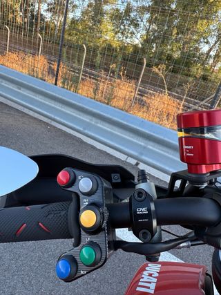 Ducati Hypermotard 950