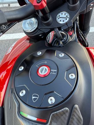 Ducati Hypermotard 950