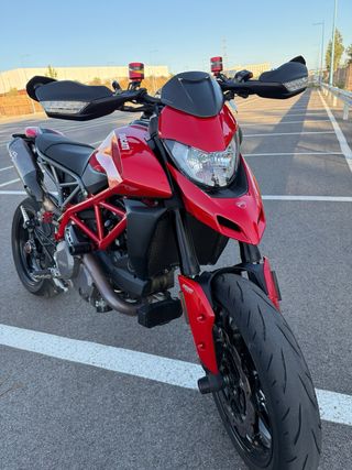 Ducati Hypermotard 950