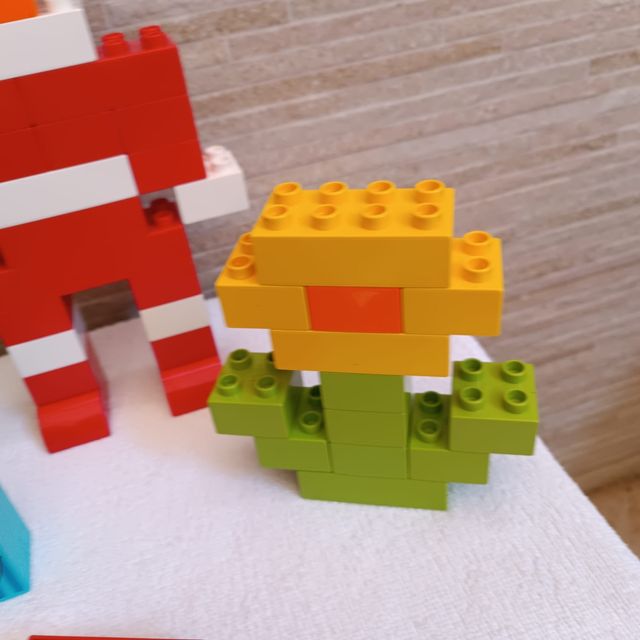 Lote 117 piezas y base Lego Duplo Original