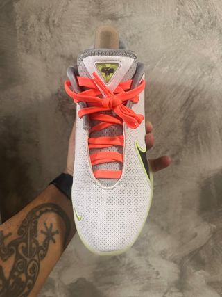 Nike LeBron XXII - Scarpe Bianche e Verdi