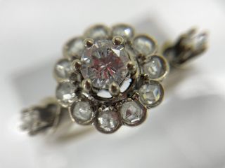 anillo oro 18k con piedra con diamante
