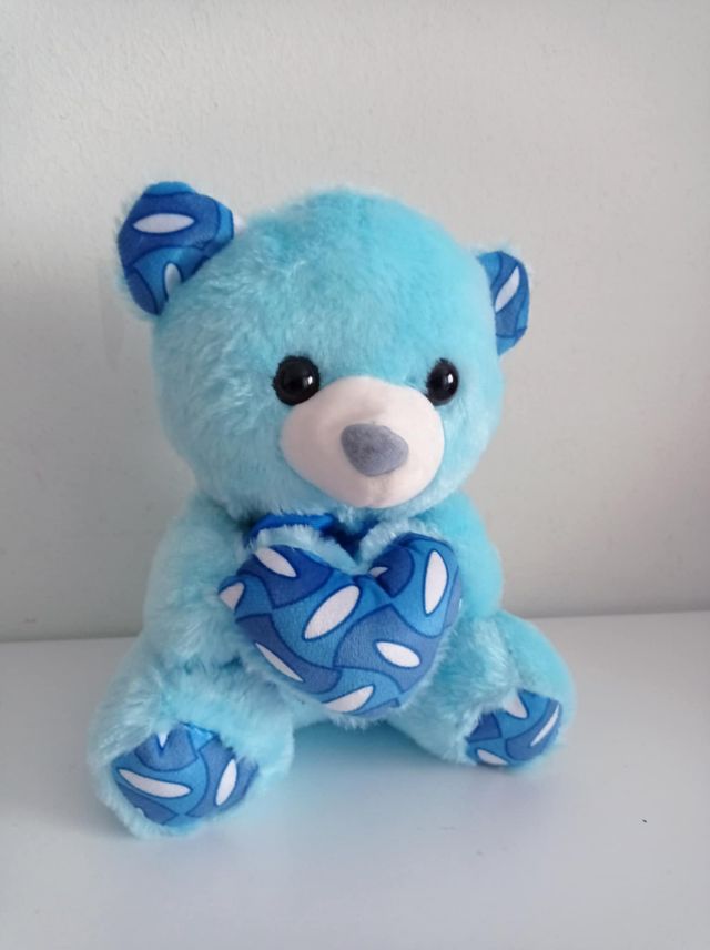 Oso de peluche con corazón blanco y azul 22 cm