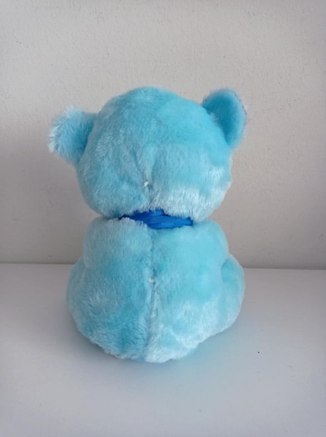 Oso de peluche con corazón blanco y azul 22 cm