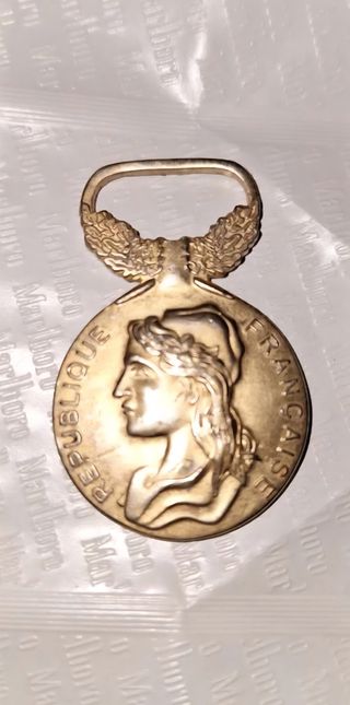 Medalla francesa antigua