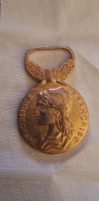 Medalla francesa antigua