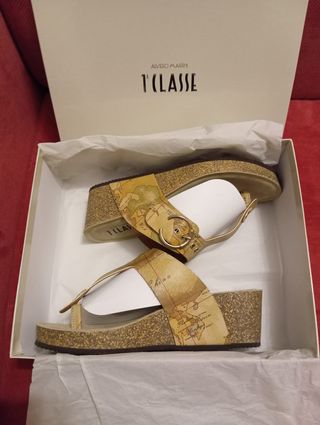 Sandali infradito Alviero Martini beige