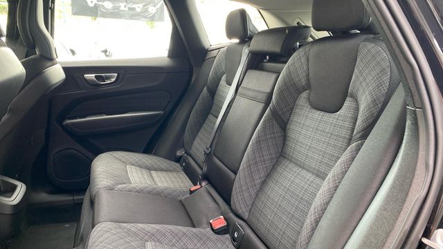 VOLVO XC60 todoterreno 2.0 B4 D CORE AUTO 5P