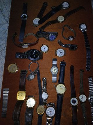 24 relojes para reparar