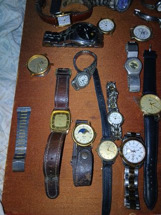 24 relojes para reparar