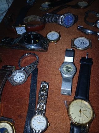 24 relojes para reparar