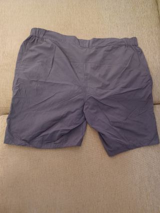 Shorts trekking Quechua gris XXL. Talla 50