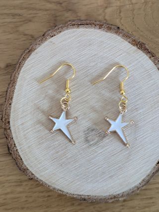 Pendientes estrella oro blanco