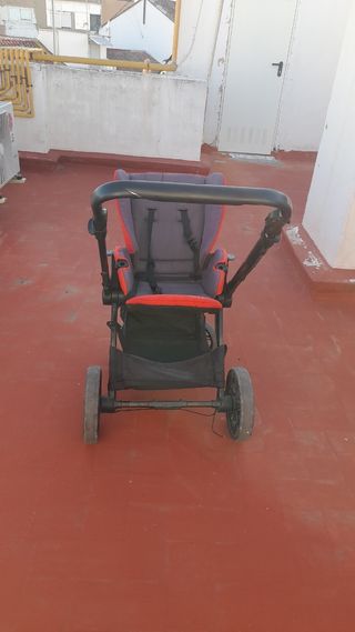 Carrito y capazo Muum Jane rojo