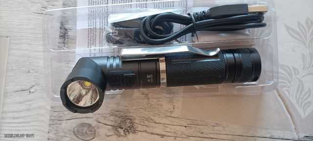 Klarus AR10 - Torcia regolabile