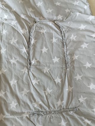 Saco bebé gris con estrellas