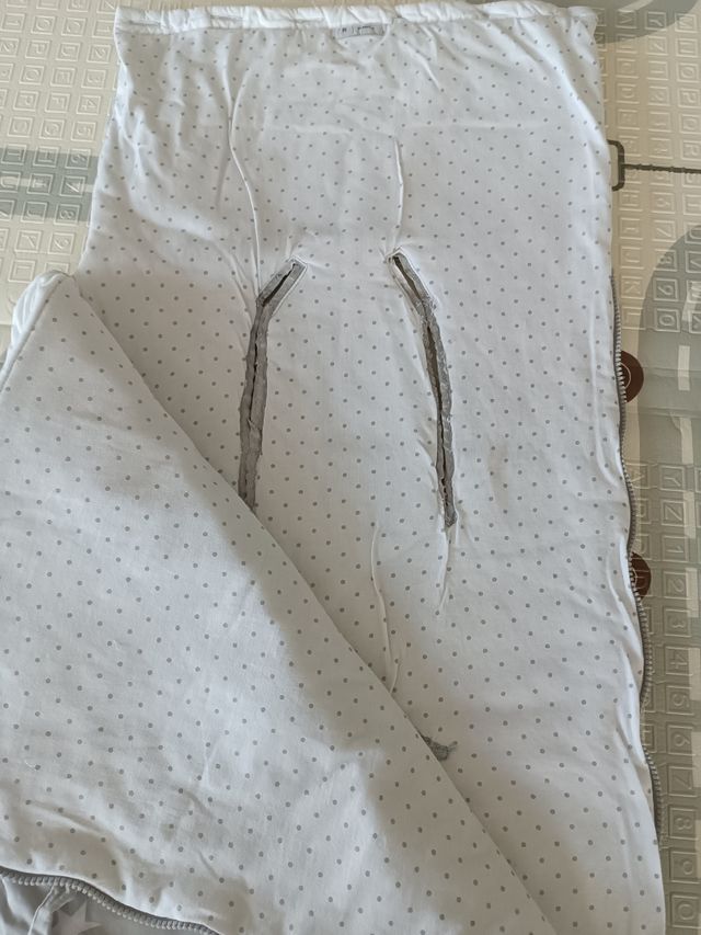 Saco bebé gris con estrellas