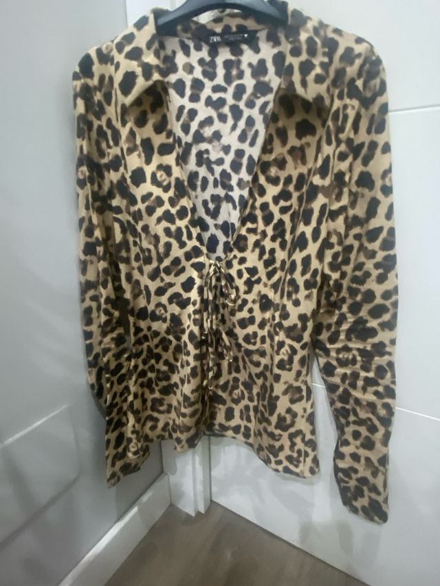 Camisa Zara leopardo- lazos delanteros