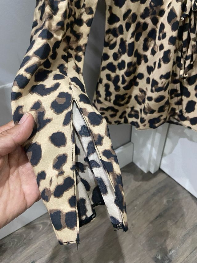 Camisa Zara leopardo- lazos delanteros