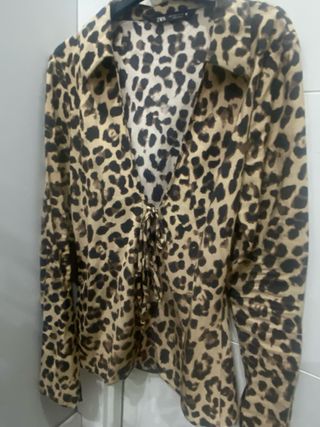 Camisa Zara leopardo- lazos delanteros