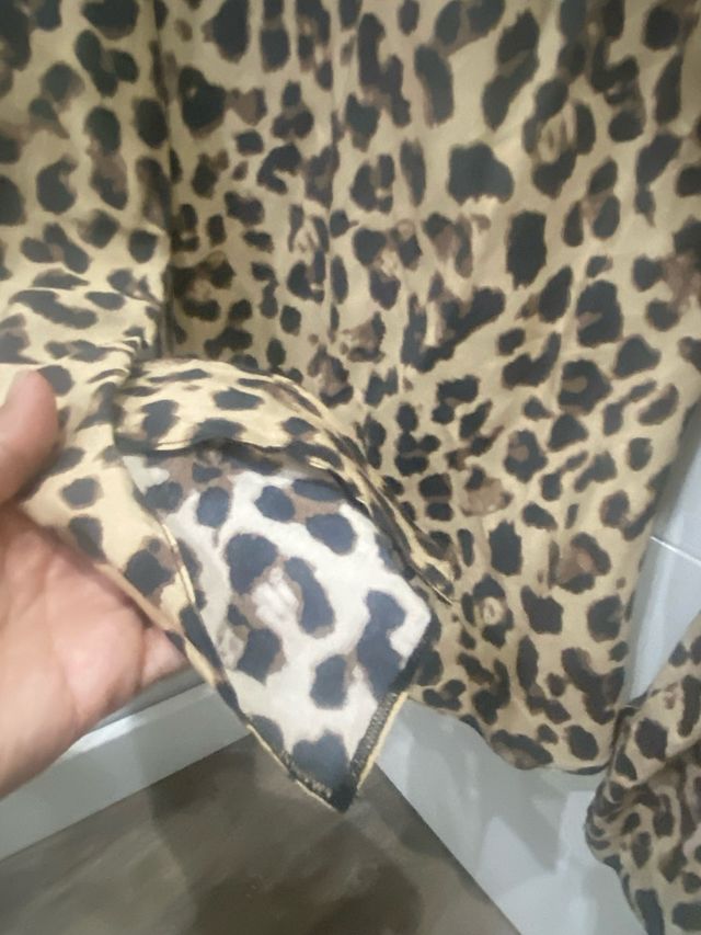 Camisa Zara leopardo- lazos delanteros