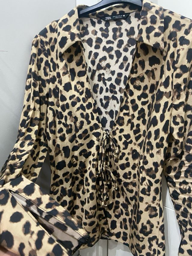 Camisa Zara leopardo- lazos delanteros