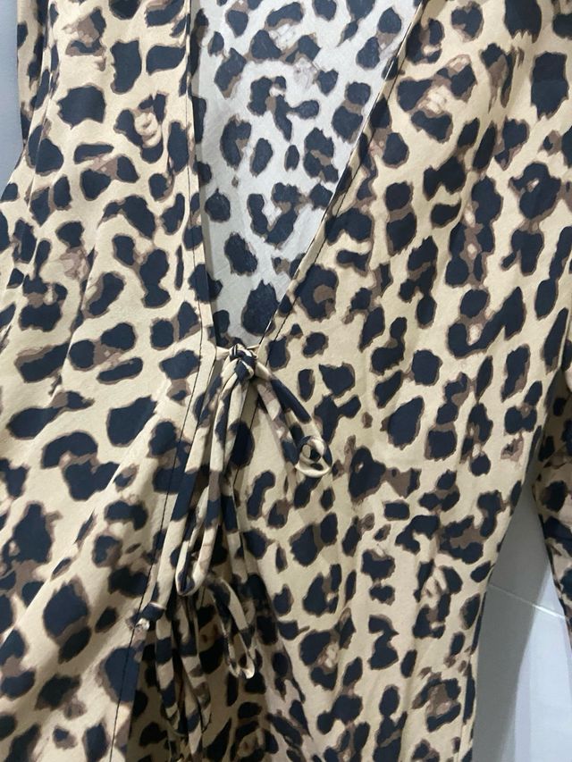 Camisa Zara leopardo- lazos delanteros