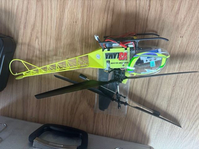 Helicóptero RC LamaV3