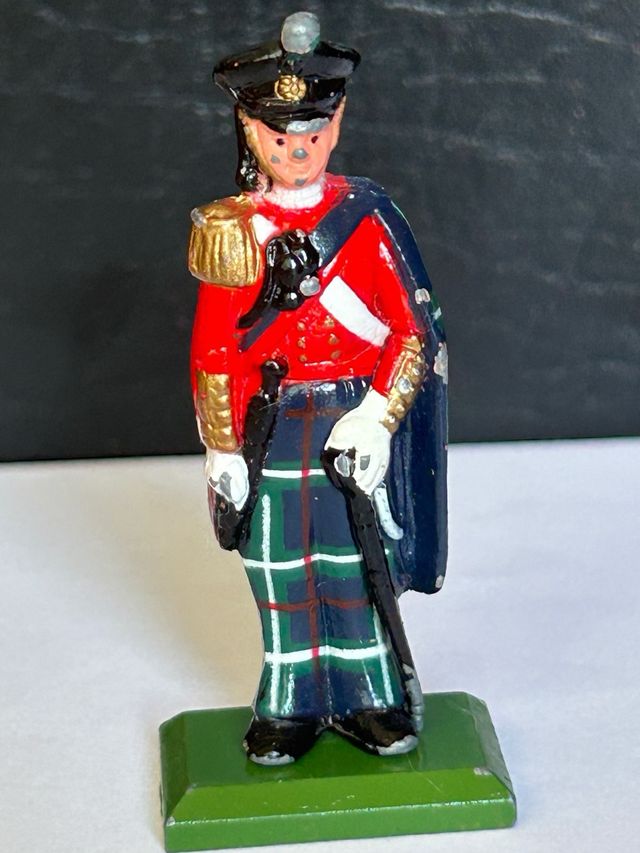 3 Miniaturas militares escocesas de plomo