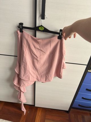 Falda Zara rosa M - volantes