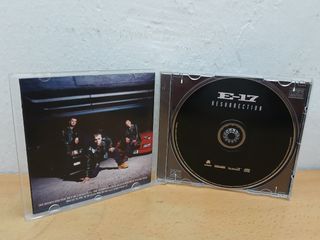 E-17 y Blue Lote CD Pop, 8 euros.