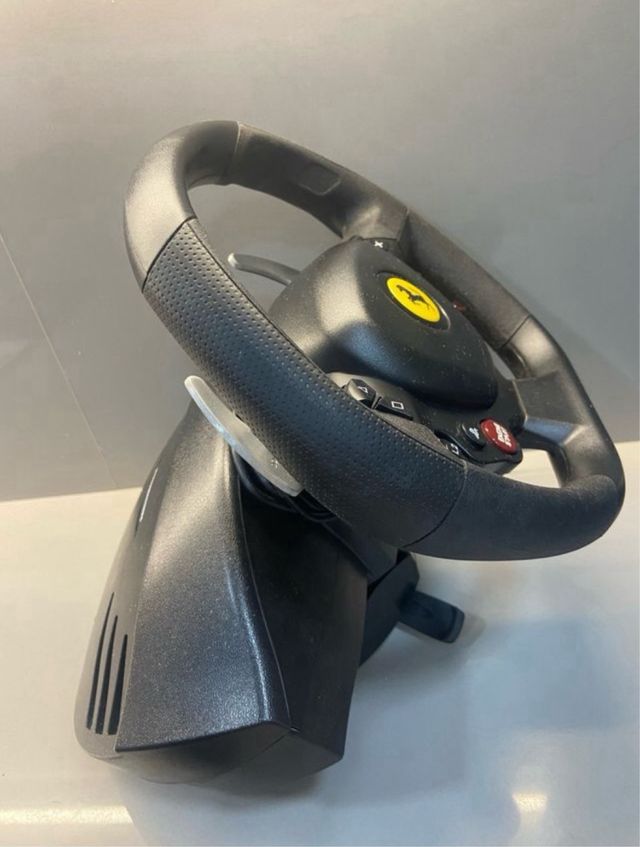 Volante Thrustmaster Ferrari T80 PS4