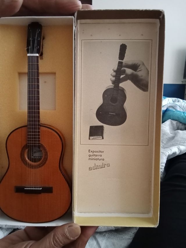 Guitarra Española Miniatura Admira